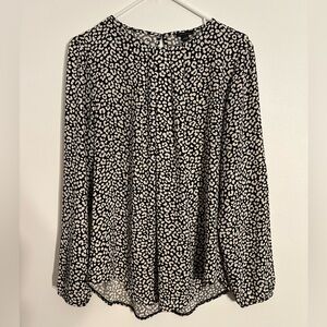 Ann Taylor black / cream print long sleeve blouse. Like new.